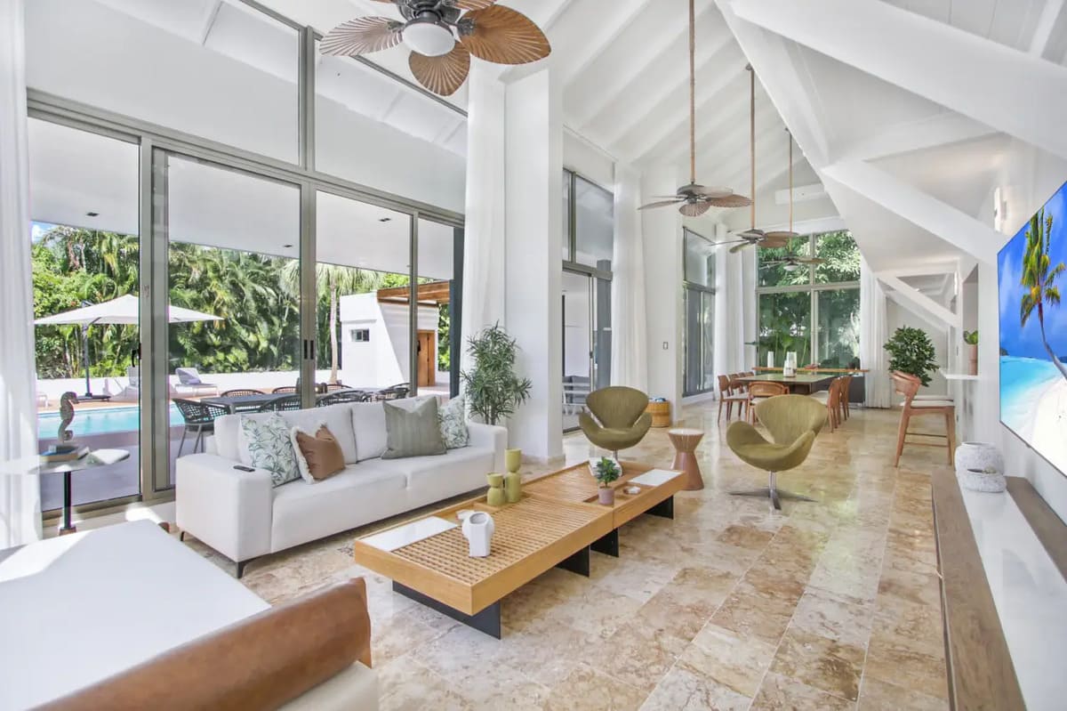 luxury-villa-vacation-rent-vivero-13-casa-de-campo (4)