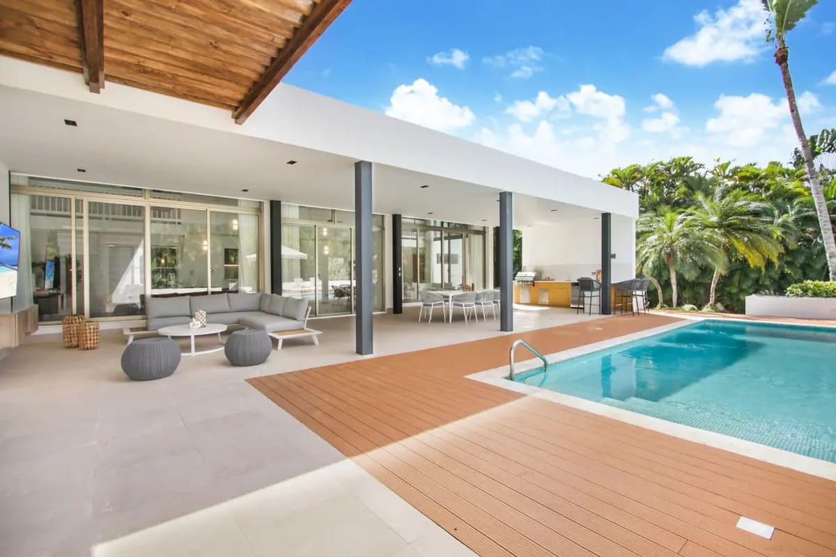 luxury-villa-vacation-rent-vivero-13-casa-de-campo (13)