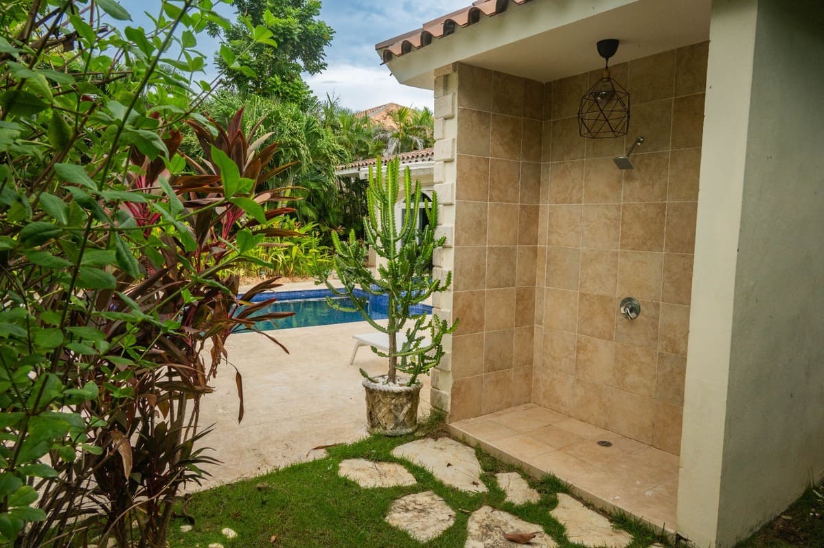 amazing-villa-for-sale-cocotal-bavaro (2)