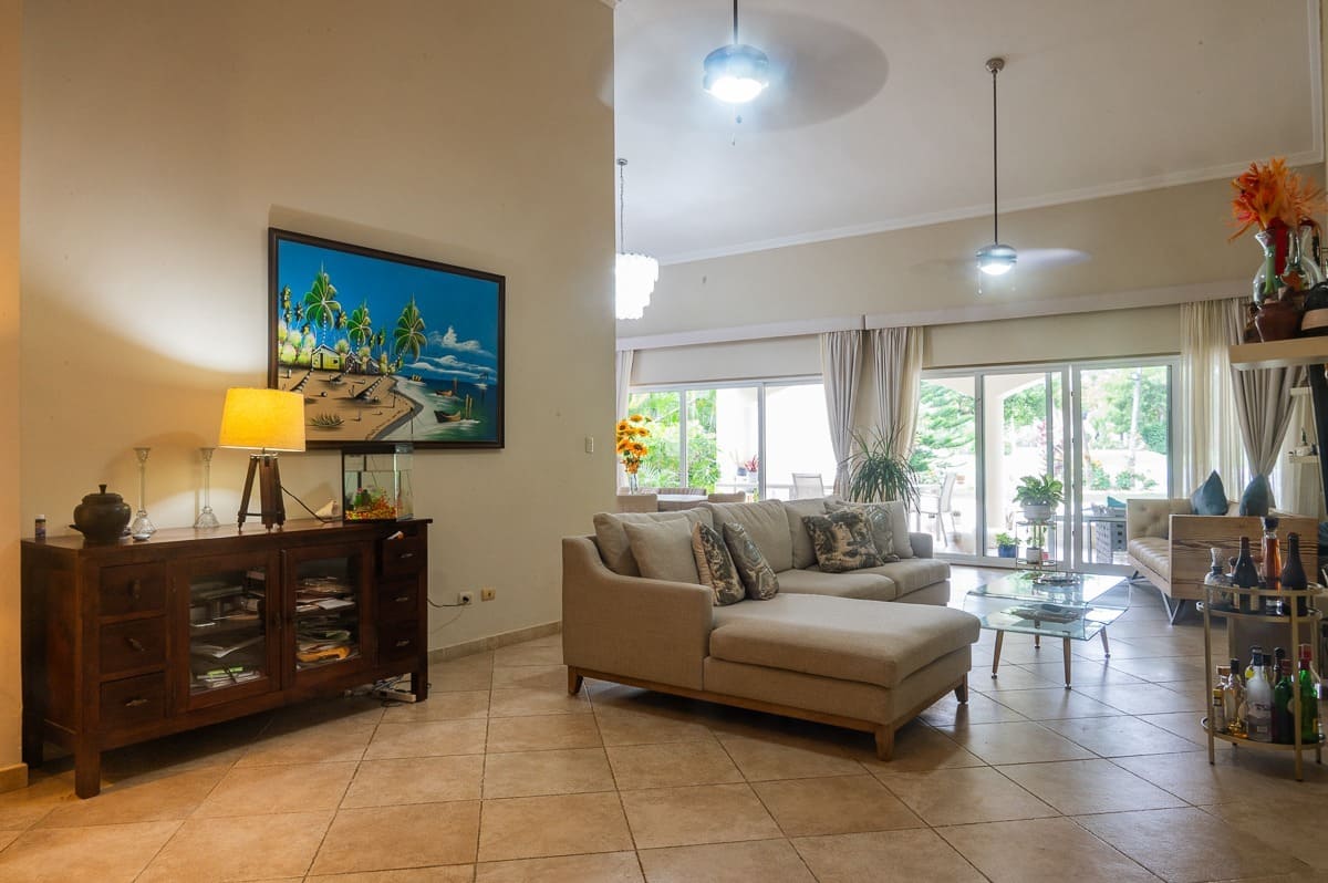 amazing-villa-for-sale-cocotal-bavaro (23)