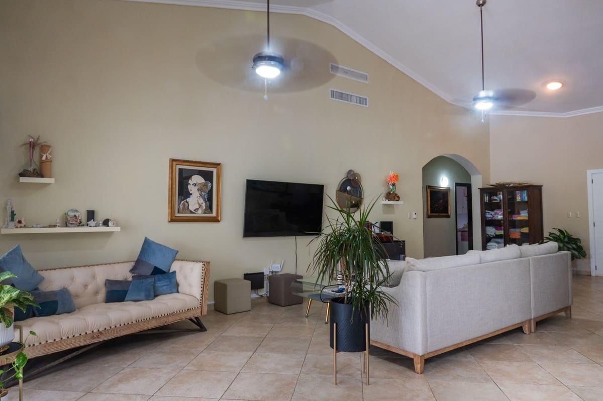 amazing-villa-for-sale-cocotal-bavaro (17)